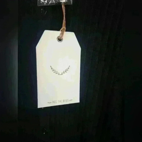 Free The Roses Long-Sleeve Ribbed Knit Bodysuit Black Size Large - Picture 8 of 10